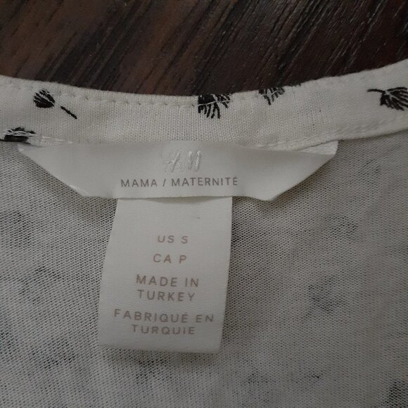 H&M Mama Women's Maternity Size S Short Flutter Sleeve V Neck White Floral Shirt - Picture 4 of 10